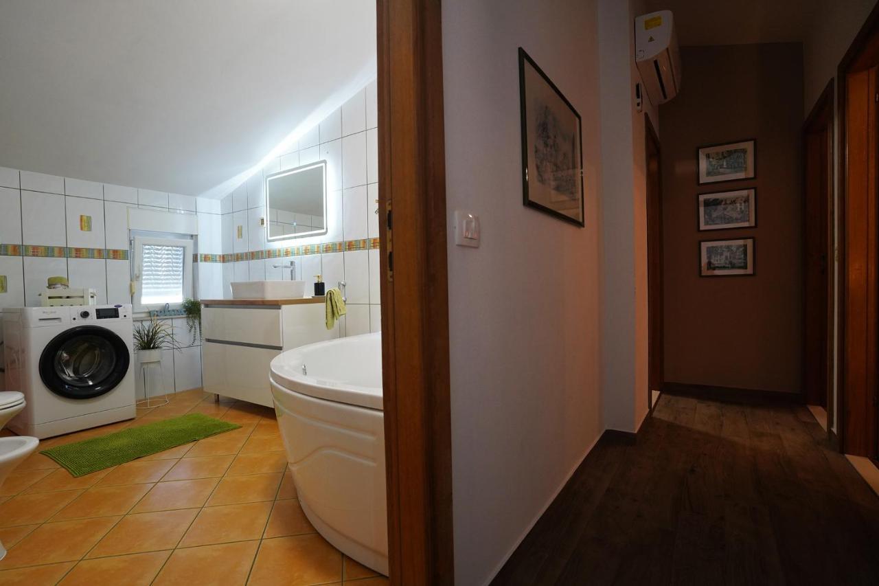 Villa Tago With Heated New Pool *