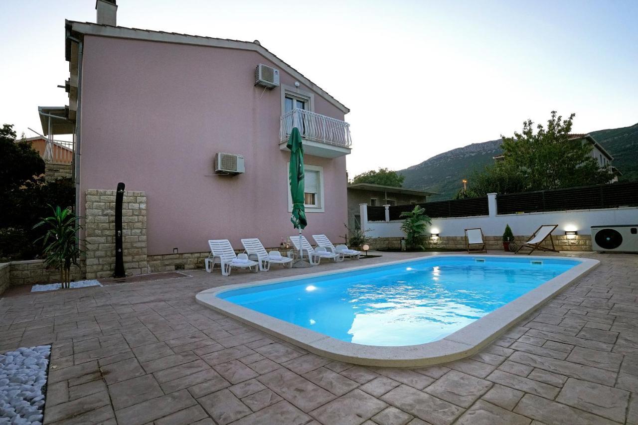 Tago With Heated New Pool *
