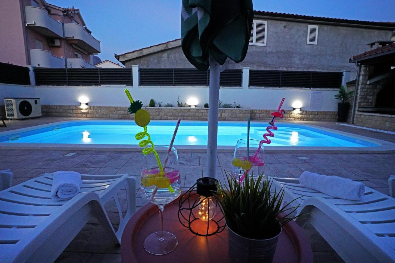 Tago With Heated New Pool Villa